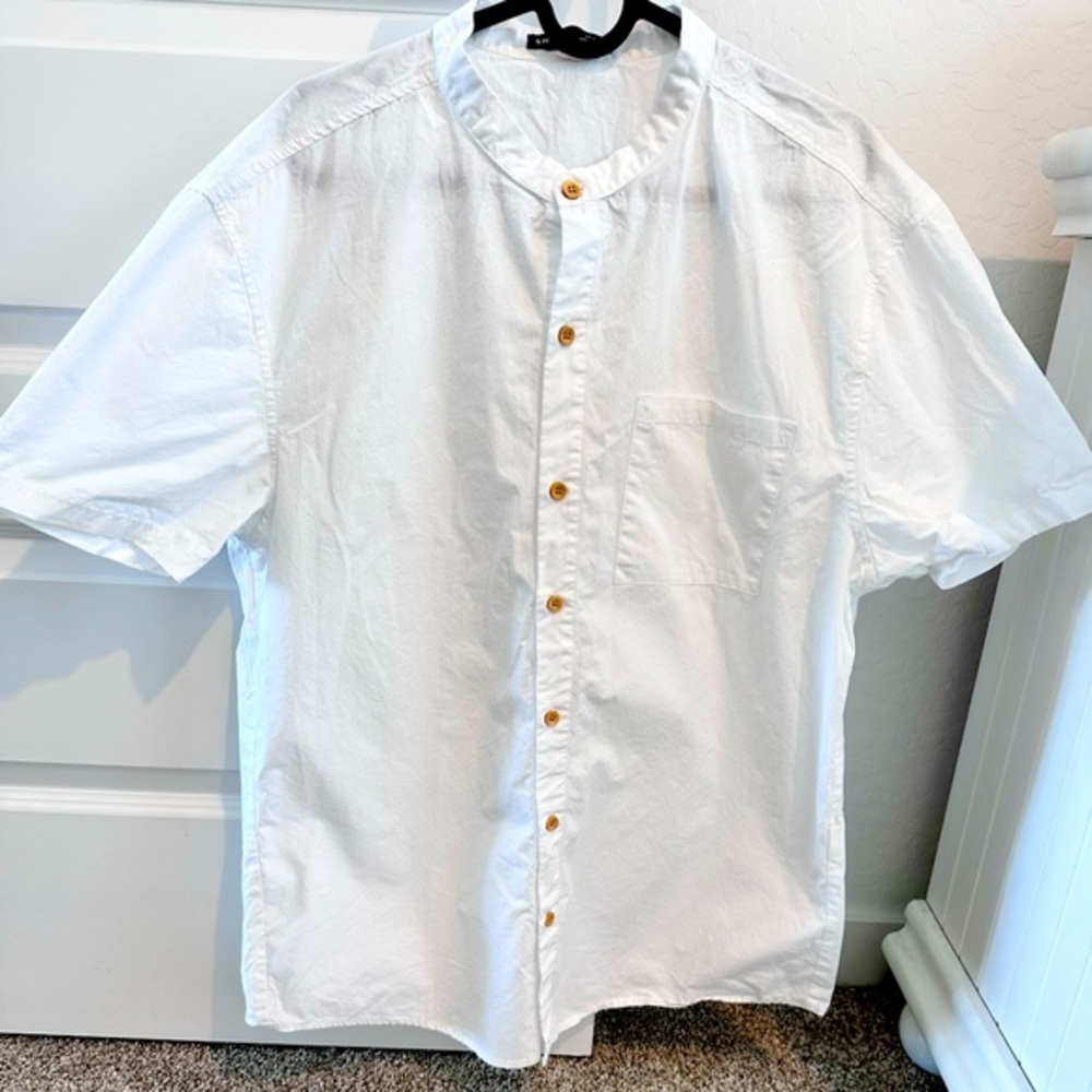 White Mens Casual Short Sleeve Button Down Size‎ XL